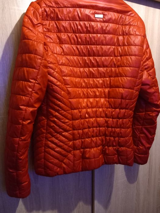 Czerwona kurtka damska