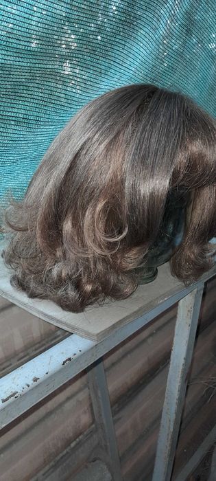 Продам парики для женщин