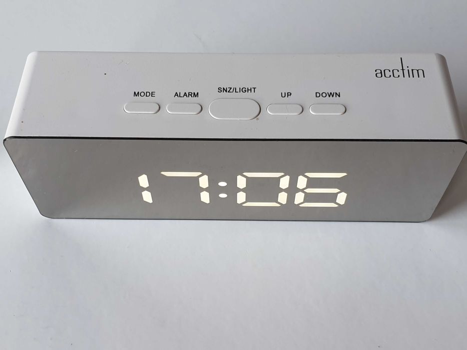 Годинник  температура будильник Acctim Medina White Clock 16092