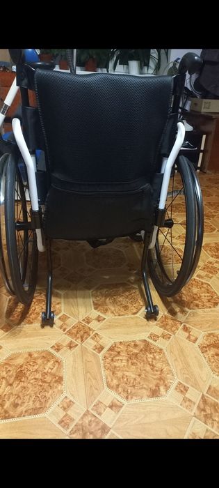 Середньоактивне крісло колісне . Нове .