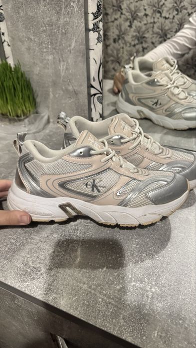 Кроссовки Calvin Klein 38