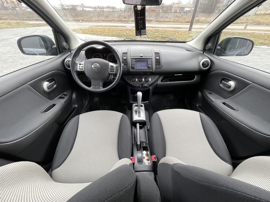 Nissan Note 2011 Автомат