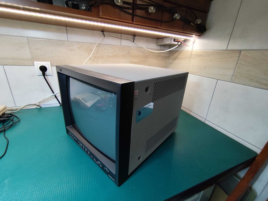 Monitor profesjonalny JVC TM-H150CG nie sony pvm