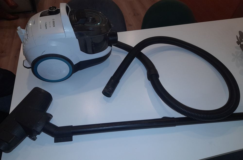 Aspirador Bosch série 4