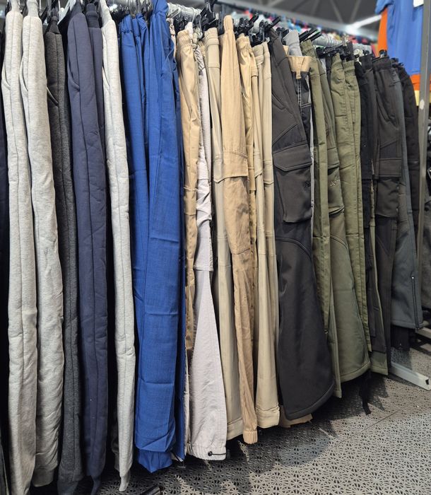 Odzież używana jesienna zimowa Nowa Dostawa 7 zł Godziesze ul. Kaliska