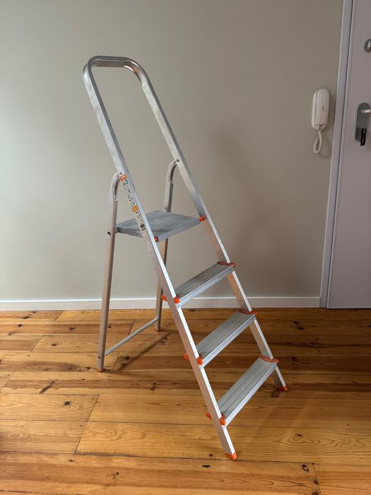 Escadote aluminio 4 degraus steptrek