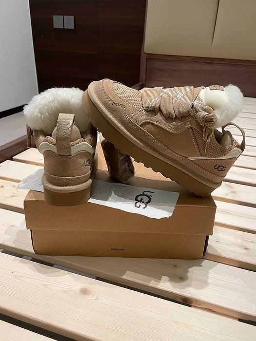 UGG Lowmel Sand R.39