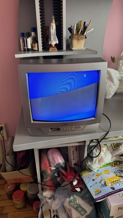 Продаю телевізор JVC AV-1415EE все працює, торг реальному покупцю