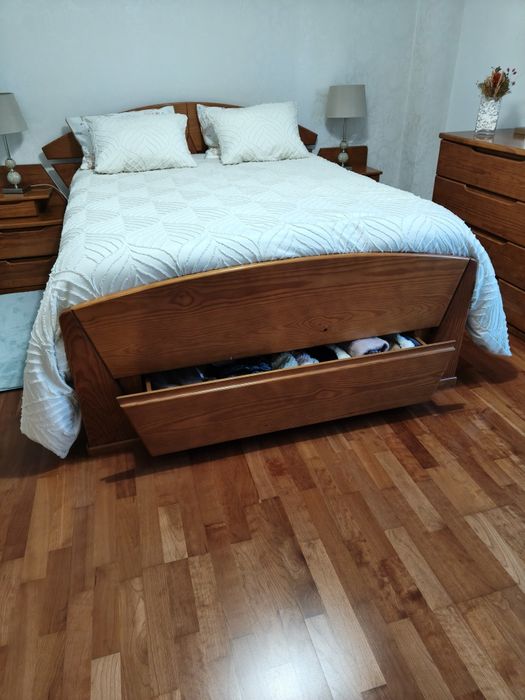 Mobília de quarto madeira maciça