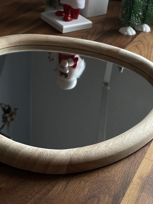 Lustro w drewnianej ramie, średnica ok. 27cm