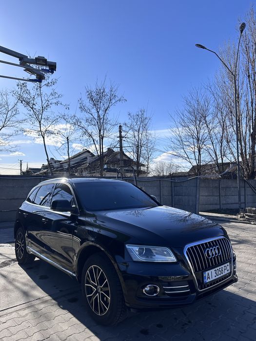 Продаю Audi Q5 s line 2013