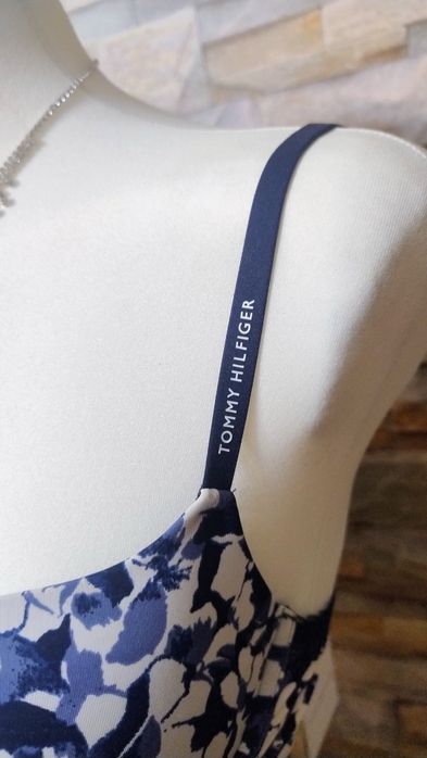 Nowy dwuczęściowy strój kąpielowy S. Tommy Hilfiger