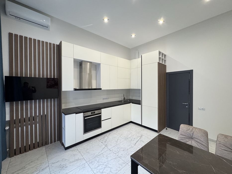 Продаж 2к квартири з новим ремонтом. Шовковична, 23. Ексклюзив.