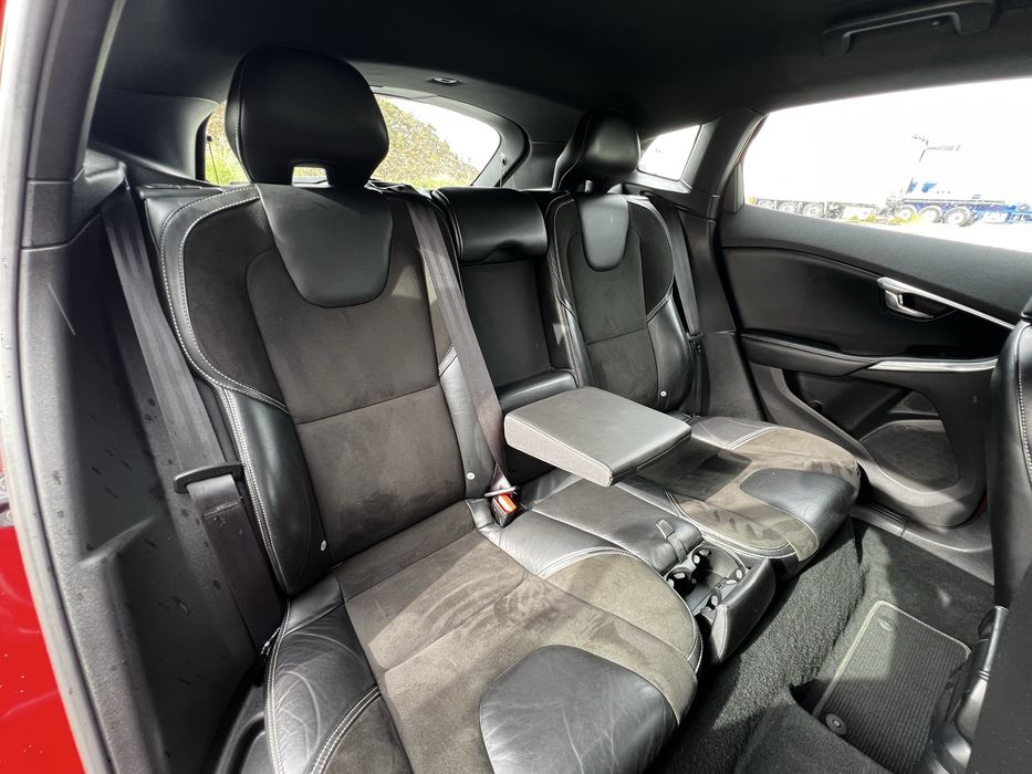 Volvo V40 D2 R-Design