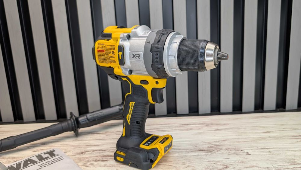 Ударний дриль-шуруповерт Dewalt 20v DCD1007