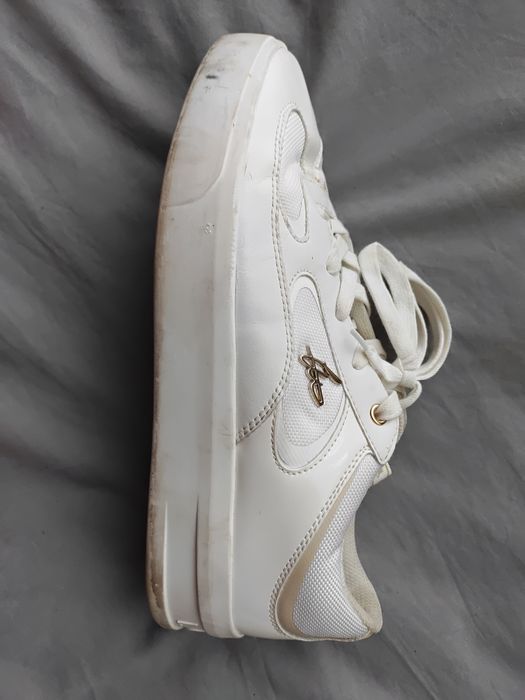 Buty sportowe białe Loyaliti  Rit Runner 42