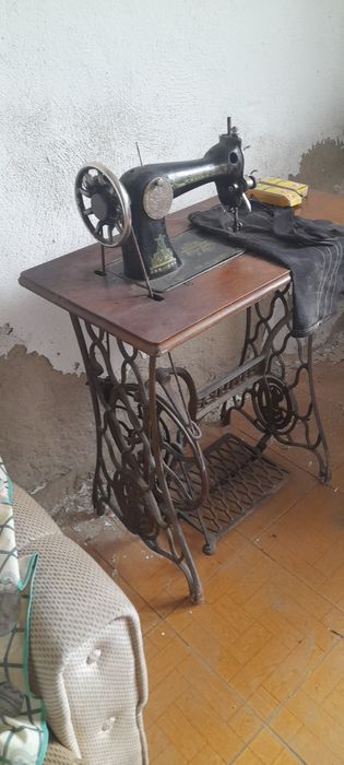 Maquina costura Singer original antiga