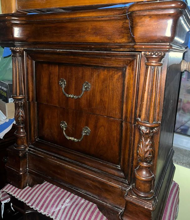 Mesas de cabeceira - Madeira maciça