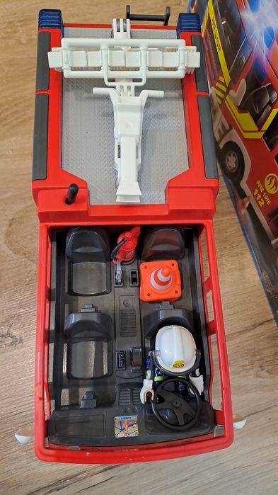 Playmobil wóz strażacki z armatką wodną 5363