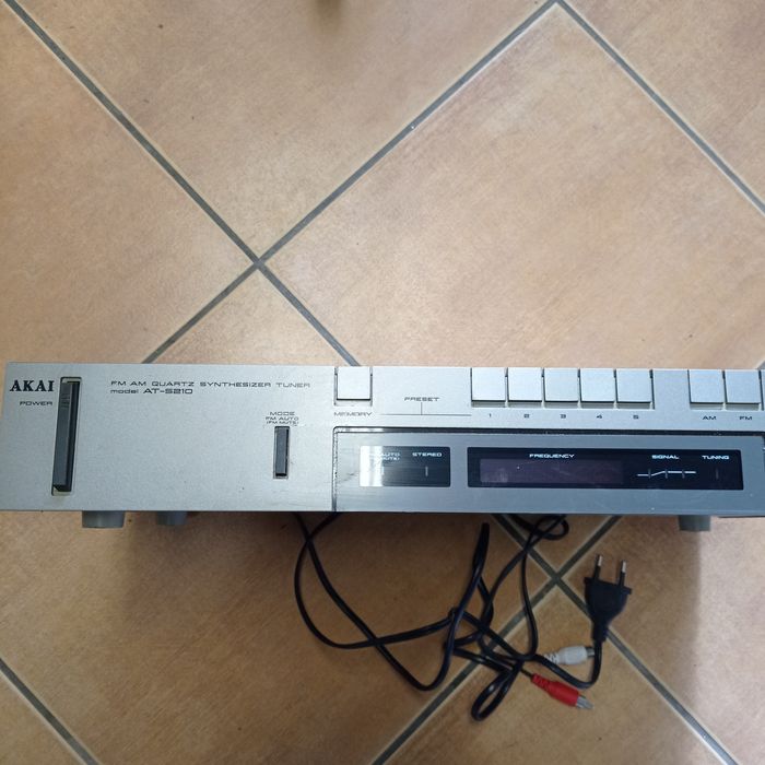 Tuner Akai AT-S210