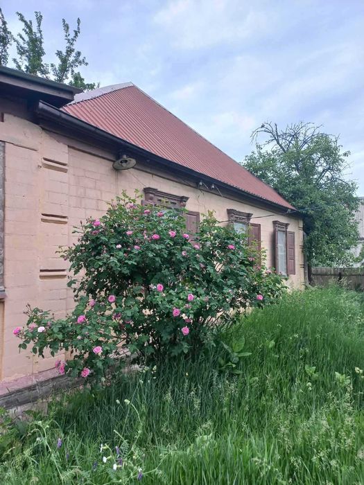 продам свой  дом  для большой семьи в центре села Лысковка