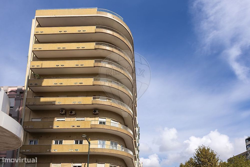 Apartamento T4 para arrendamento