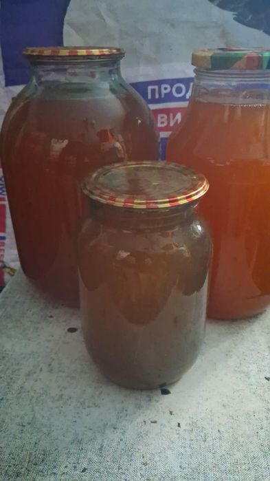 Сiк томатний з рi зних сортов помiдорiв