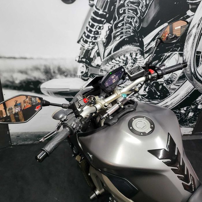 Yamaha - MT --09