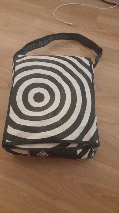 Vendo capa  TUCANO  nova  70€