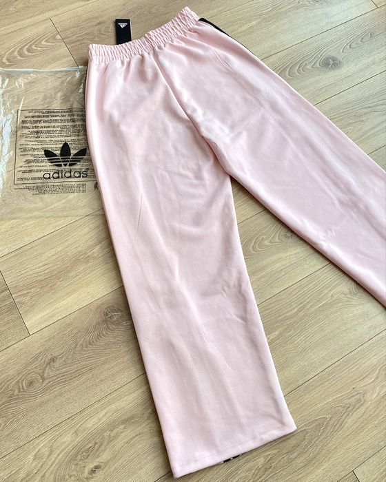 Жіночі спортивні штани Adidas ніжно-рожеві