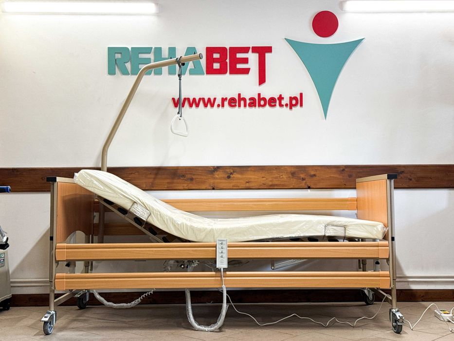 Łóżko rehabilitacyjne medycze Vermeiren + materace + stolik