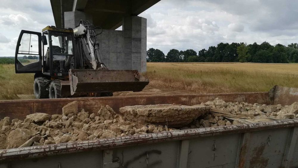 Usługi koparko-ładowarką, wykopy, szamba, załadunek, wyburzenia,