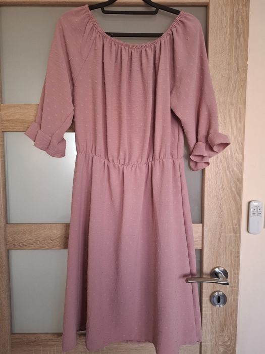 Pudrowa delikatna sukienka L