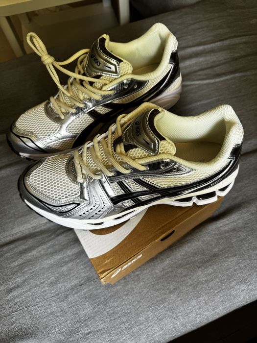 Tenis Asics nunca usado