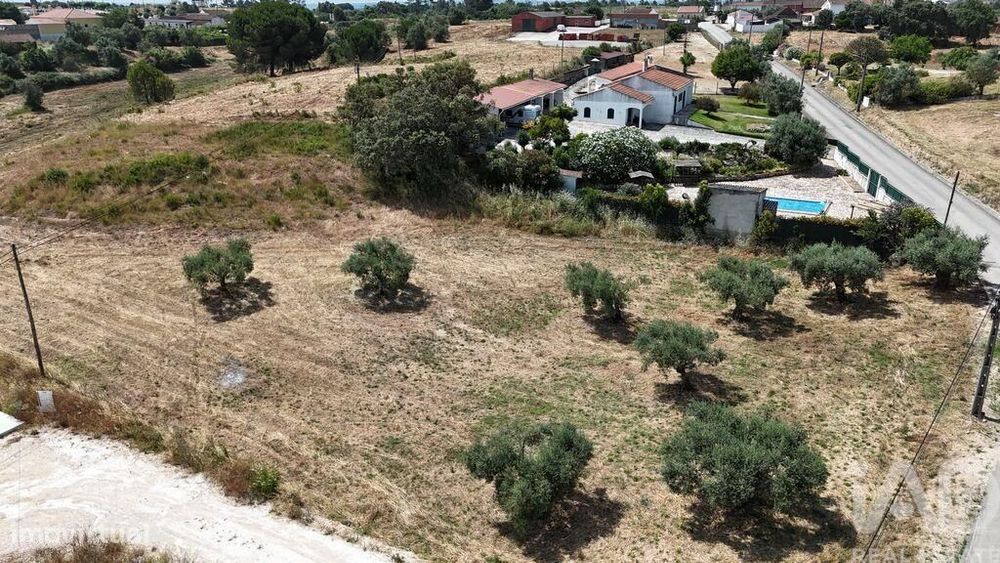 Terreno em Azambujeira e Malaqueijo de 3650,00 m2
