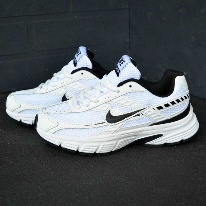 Nike Initiator White black білі з чорним кросівки жіночі найк кроссовки кросовки