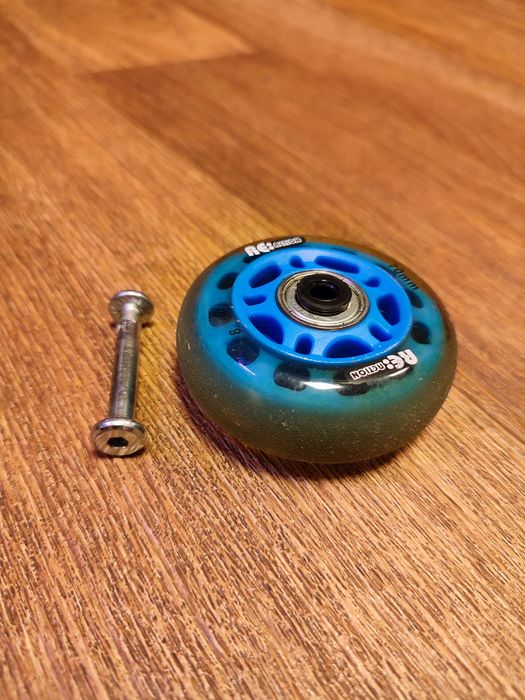 Калёсико с болтом для роликов