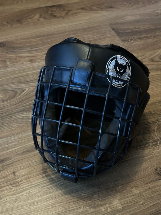 Komplet ochraniaczy Masters plus kask Dragon