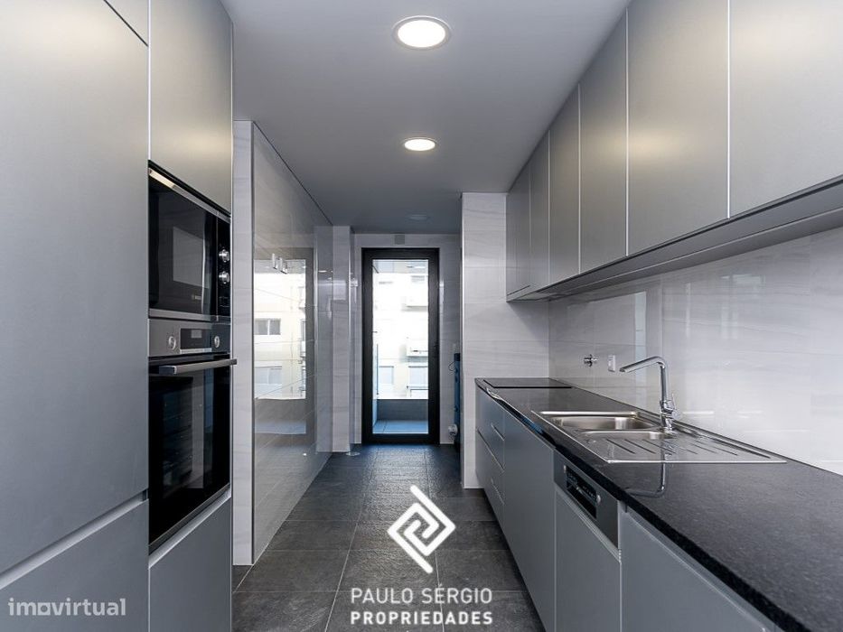 Fantastic 3-Bedroom Apartment in Boavista, Porto