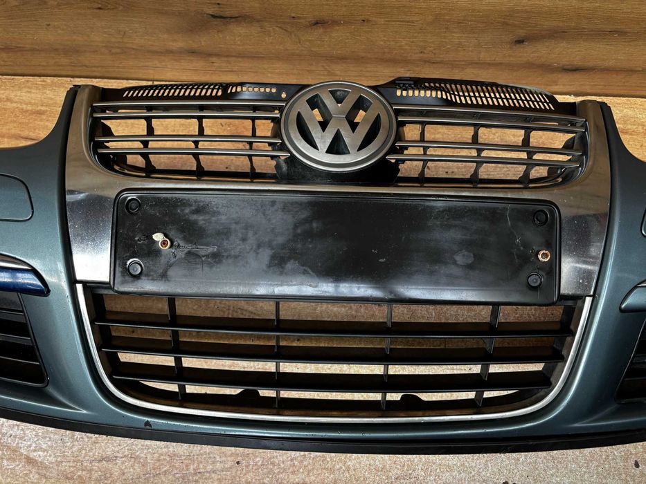 Zderzak przedni Volkswagen Golf 5 kombi kolor la6r