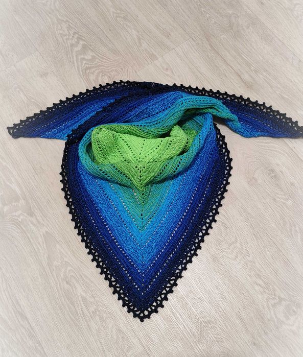 Продам в'язаний бактус