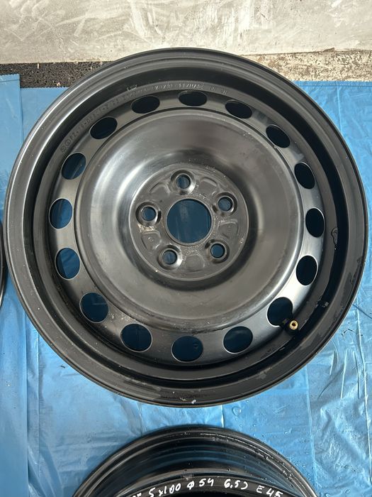 Felgi Stalowe Toyota R 15 5x100 otwór 54 Nowe