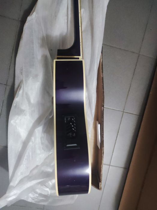 Set de guitarra eletroacústica com duplo cutaway