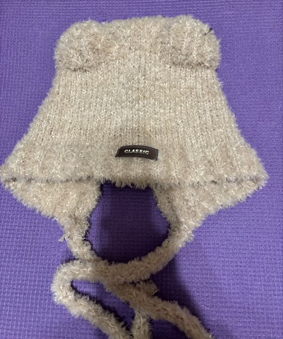 Шапка з вушками тепла