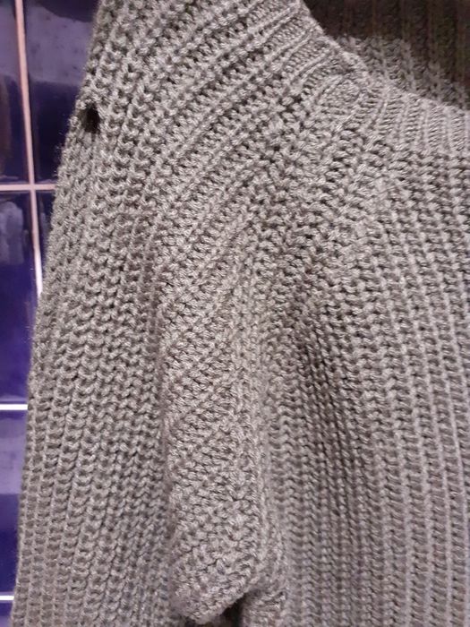 Sweter nowy prążkowany khaki