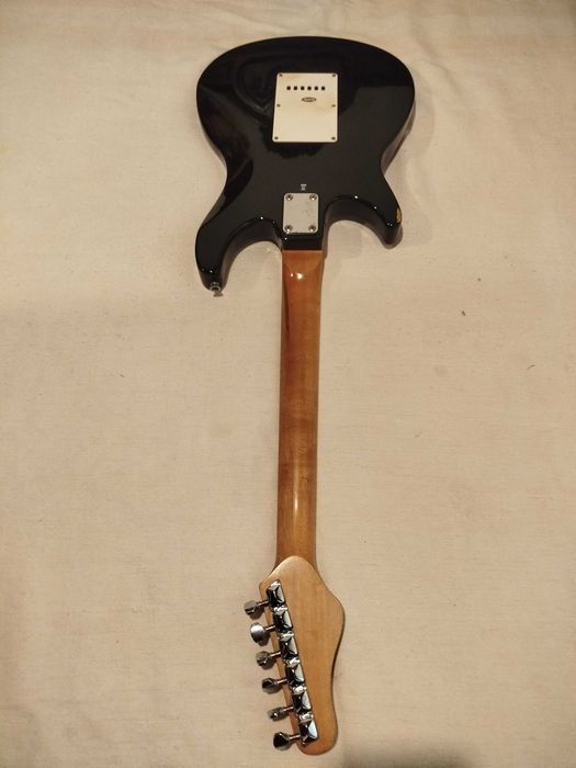Guitarra elétrica Behringer