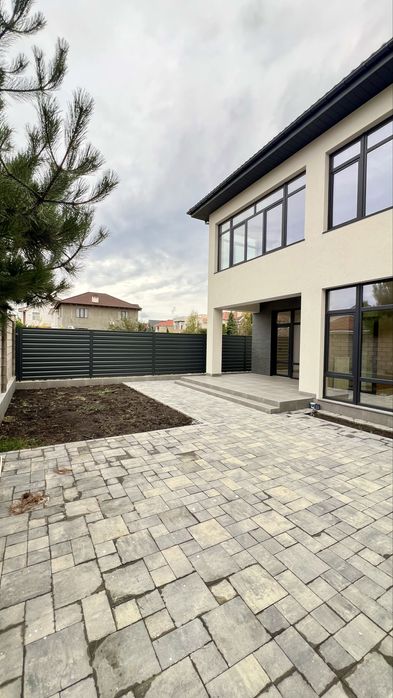 Новый дом с ремонтом в Совиньоне. Начало « Люстдорфа»