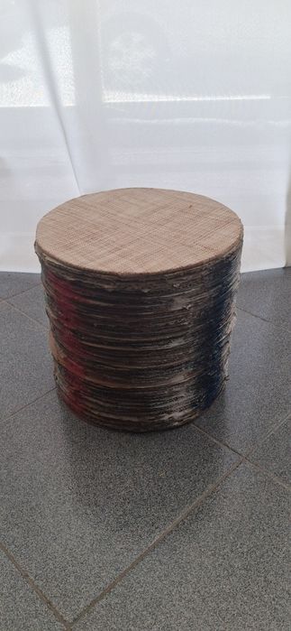 Puff recycling cardboard disc