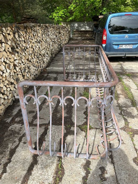 balustrada barierka stalowa kuta na balkon