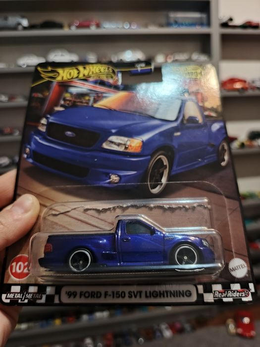 Ford F-150 SVT Lightning hot wheels boulevard